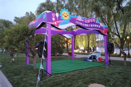 西安廣告產業(yè)一站式服務 設計、制作與代理及會議展覽服務詳解